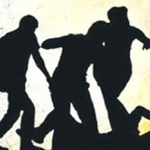 ভাঙচুর, মারধর, প্রাণনাশের হুমকি! শান্তিনিকেতনে দুষ্কৃতী হামলায় গুরুতর জখম মোমো দোকানের দুই কর্মী