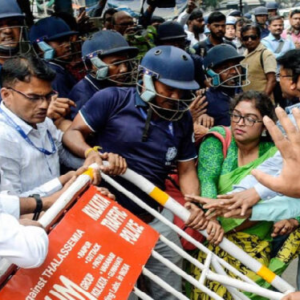 ‘প্রশাসনের অবহেলায় মৃত্যু’ মৃত BLO-দের পরিবারকে আর্থিক সাহায্য ও নিরাপত্তার দাবিতে সিইও অফিসের বাইরে বিক্ষোভ ও ধর্না