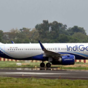 তলব করল DGCA! ‘শত শত ফ্লাইট বাতিল’-এর দায়ে IndiGo-র ম্যানেজমেন্টকে চরম হুঁশিয়ারি বিমান নিয়ন্ত্রক সংস্থার