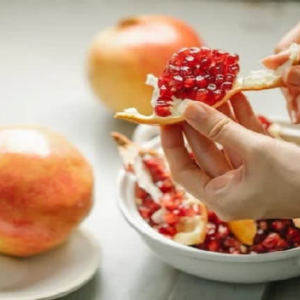 বেদানা: শুধু ফল নয়, এর কিছু আশ্চর্য উপকারিতা আপনাকে চমকে দেবে