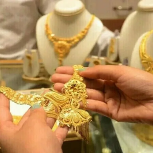 বিয়ের মরশুমে বাম্পার অফার! হুড়মুড়িয়ে কমলো সোনার দাম, আজই কিনে ফেলুন, জানুন আজকের দর