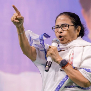 রবীন্দ্রনাথ-নজরুল-বিবেকানন্দের মাটি! সম্প্রীতির আড়ালে উগ্র হিন্দুত্ববাদী শক্তির বিরুদ্ধে কেন তোপ দাগলেন মমতা?