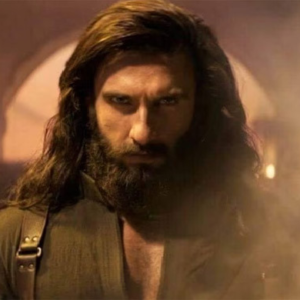 ‘ধুরন্ধর’-এর ধামাকা! প্রথম দিনেই ২৭ কোটি আয় করে রণবীর সিং-এর কেরিয়ারের ‘বিগেস্ট ওপেনার’