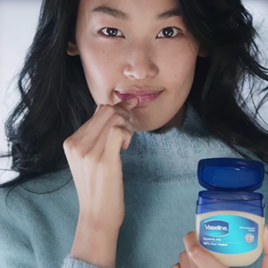 পেট্রোলিয়াম জেলি কী? ভিন্ন ব্যবহার সম্পর্কে জানলে চমকে যাবেন