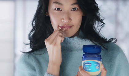 পেট্রোলিয়াম জেলি কী? ভিন্ন ব্যবহার সম্পর্কে জানলে চমকে যাবেন