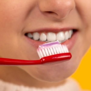 ঠিকমতো ব্রাশ না করে কোন বিপদ ডেকে আনছেন জানেন? তাহলে পড়ুন