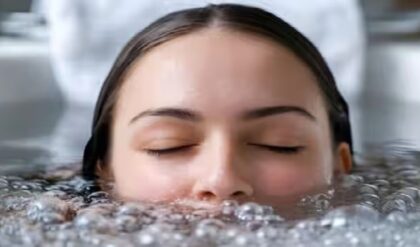 শীতে কি রোজ স্নান করা উচিত? না কি স্নান না করলেই আয়ু বাড়ে? খোলসা করলেন প্রখ্যাত চিকিৎসক