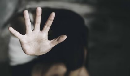 OMG! ১৯ বছরের ছাত্রীকে যৌন নির্যাতনের পর ‘খুন’, কাঠগড়ায় অধ্যাপক ও ৩ ছাত্রী