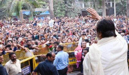 বিগ বি-র জন্য জনসমুদ্র! সুরাটের স্টেডিয়ামে ভিড় সামলাতে হিমশিম পুলিশ, কী হল অমিতাভের?