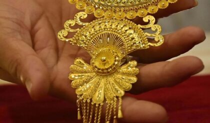 সোনার দামে আগ্নেয়গিরি! মাত্র এক সপ্তাহে ৪,৬০০ টাকার লাফ, মধ্যবিত্তের মাথায় আকাশ ভেঙে পড়ার জোগাড়