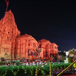 ‘পেটে লাথি মারবেন না বড় ভাই!’-উচ্ছেদের নোটিস পেতেই মোদীর কাছে কাতর আর্জি প্যাটেলদের