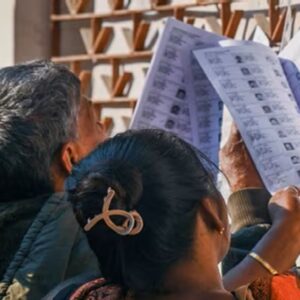 সুপ্রিম কোর্টের নির্দেশ বনাম কমিশনের ‘অনাগ্রহ’, সর্বদল বৈঠকে টার্গেট ২০২৬-এর ভোট!