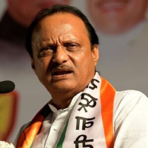 অর্ধসমাপ্তই রয়ে গেল মুখ্যমন্ত্রী হওয়ার স্বপ্ন! কাকার হাত ধরে উত্থান, কে এই অজিত পাওয়ার?