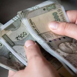 SBI না কি বেসরকারি ব্যাঙ্ক? ৫ বছরের FD-তে কোথায় সবথেকে বেশি লাভ? তালিকাটি দেখে নিন