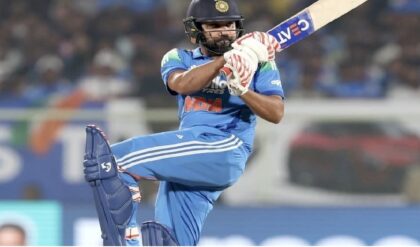 রোহিত শর্মার সামনে ‘শতরান’ ও ‘ছক্কার’ ডবল রেকর্ড! কিউয়ি বোলারদের উড়িয়ে ইতিহাস গড়ার অপেক্ষায় ভারত অধিনায়ক