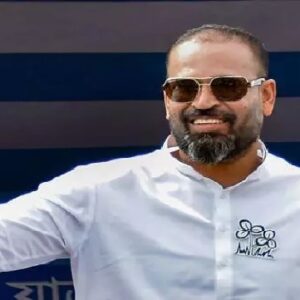 উত্তপ্ত বেলডাঙায় যেতেই শুনতে হলো গো-ব্যাক স্লোগান? মৃত শ্রমিকের বাড়িতে গিয়ে বড় প্রতিশ্রুতি দিলেন ইউসুফ