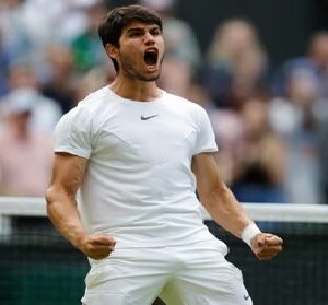 অস্ট্রেলিয়ান ওপেনে আলকারাজ ঝড়! স্ট্রেট সেটে উড়ে গেলেন প্রতিদ্বন্দ্বী, একই পথে সাবালেঙ্কাও