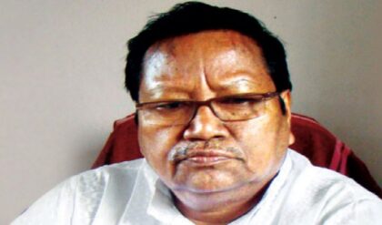 মেখলিগঞ্জে তুলকালাম! নির্যাতিতার বাড়িতে গিয়ে চরম বিক্ষোভের মুখে পরেশ অধিকারী, উত্তাল এলাকা