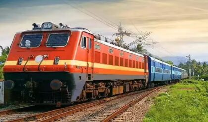 ভুল করে অন্য ট্রেনে উঠে পড়েছেন? জানুন টিটিই আপনাকে ট্রেন থেকে নামিয়ে দিতে পারেন কি না