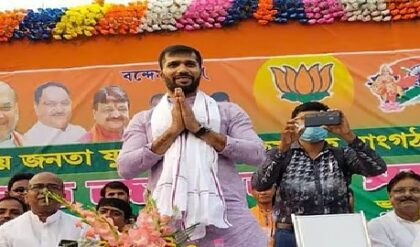 হাত প্রতি ৩৫ হাজার টাকা! সরকারি জমি বিক্রির রমরমা কারবার? ময়নার বিধায়ক আসতেই শ্রীরামপুরে ধুন্ধুমার!