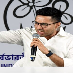 সস্তায় লাইক-শেয়ারের দিন শেষ! সোশাল মিডিয়া ‘যোদ্ধাদের’ কী নির্দেশ দিলেন অভিষেক?