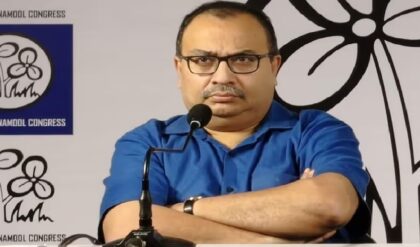 চুরি নয়, বরং রক্ষা করেছেন মমতা! আইপ্যাক কাণ্ডে ইডি-কে ‘বিজেপির এজেন্ট’ বলে তোপ তৃণমূল মুখপাত্রের