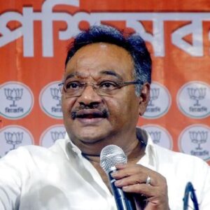 কেন্দ্রীয় বাহিনী বাইরে, ভেতরে চলে অত্যাচার! শমীক ভট্টাচার্যের মন্তব্যে তোলপাড় রাজ্য রাজনীতি