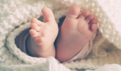 ১০ বছরের অপেক্ষার ইতি মাত্র ৫ মাসে! ইন্দোরের বিষাক্ত জল কেড়ে নিল একরত্তি অব্যয়ানের প্রাণ