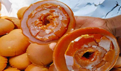 দুধ ফাটবে না, স্বাদও হবে খাসা! খাঁটি গুড় চেনার সিক্রেট টিপস দিলেন বিশেষজ্ঞ শিউলিরা