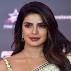 ‘২০২৬ চলে এল, ভাবতেই অবাক লাগে!’ নতুন বছরে নিজেকেই বাহবা দিলেন প্রিয়াঙ্কা চোপড়া