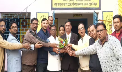 ৩১ বছরের যাত্রায় ইতি! প্রিয় প্রধান শিক্ষককে বিদায় জানাতে চোখের জল স্কুলজুড়ে, আবেগঘন পুরুলিয়া