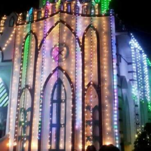 শীতের আমেজে উপচে পড়া ভিড়, মেদিনীপুরের বিখ্যাত চার্চের মেলায় রেকর্ড ভাঙা জমায়েত