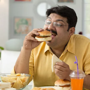 খাওয়ার সময় গলায় বা বুকে প্রচণ্ড কষ্ট? অবহেলা করলেই হার্ট বা লিভারের বড় বিপদ!