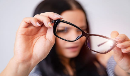 নাকের পাশে চশমার বিশ্রী কালো দাগ? মাত্র ২ মিনিটে দাগ মেটানোর ঘরোয়া টোটকা জানুন