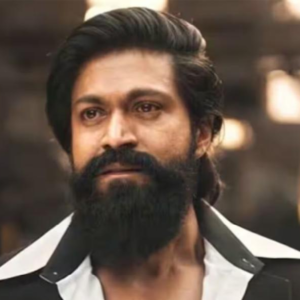 টানা ৪ বছর ভক্তদের থেকে দূরে যশ! জন্মদিনে ‘টক্সিক’ লুকে বড় উপহার দিলেন অভিনেতা, শুরু কাউন্টডাউন