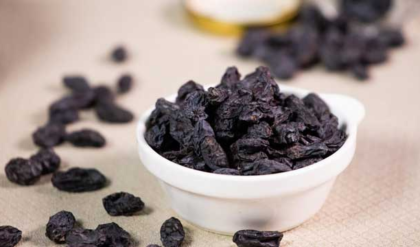 সাধারণ কিশমিশ নাকি কালো কিশমিশ, কোনটি বেশি শক্তিশালী? পার্থক্য জানলে আজই ডায়েট বদলাবেন