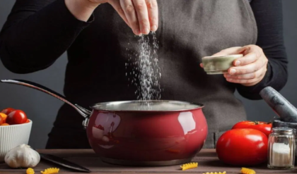 রান্নাঘরে ঘণ্টার পর ঘণ্টা সময় নষ্ট? এই ৭টি জাদুকরী টিপসেই কেল্লাফতে!