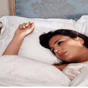 রাতভর বারবার ঘুম ভাঙছে? অজান্তেই আপনার শরীরে বাসা বাঁধছে এই ৫টি ভয়াবহ রোগ!