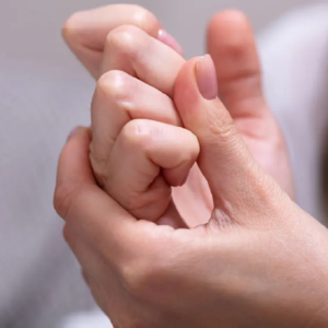 আঙুল ফোটালেই কি হতে পারে গেঁটে বাত? আসল সত্য ফাঁস করলেন বিশেষজ্ঞরা!