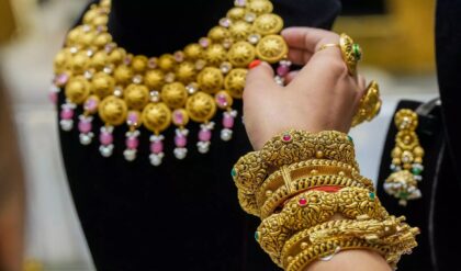 “১ দিনে ৪৬০০ টাকা পতন”-রেকর্ড হাই থেকে ‘রকেট’ গতিতে নামছে সোনা-রুপো!