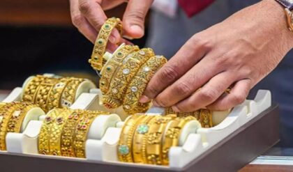 Gold Price Drops as Silver Surges! MCX Silver Jumps by ₹16,000 in Just 2 Days—Check Today’s Rates!