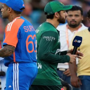 ভারত-পাক লড়াইয়ে নজিরবিহীন বিতর্ক! হাত না মেলানো কি স্রেফ নাটক? ফাঁস চাঞ্চল্যকর তথ্য।