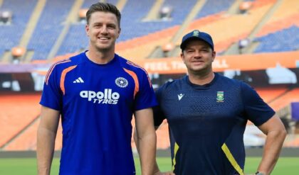 মা কার জয় প্রার্থনা করবেন? ভারত বনাম দক্ষিণ আফ্রিকা ম্যাচে মুখোমুখি দুই ভাই!