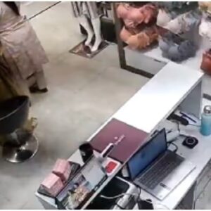 OMG! ১০ হাজার টাকার অন্তর্বাস চুরি করলেন খোদ সভানেত্রী, জেনেনিন সে কী কাণ্ড!