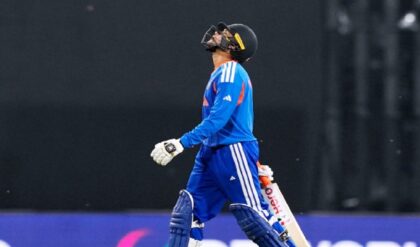 সুপার এইটের আগে বড় ধাক্কা! ফর্মে নেই অভিষেক, বিকল্প ওপেনার খুঁজছেন কি গৌতম গম্ভীর?