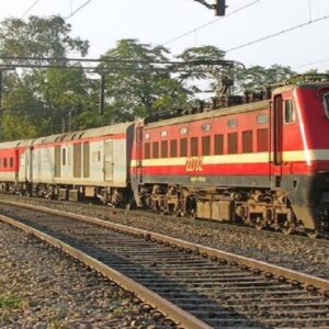 টিকিট নেই বলে ‘ধর্ষণ’! চলন্ত ট্রেনে সিট দেওয়ার নাম করে মহিলা যাত্রীকে লাঞ্ছিত করল টিটিই (TTE)