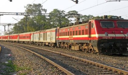 টিকিট নেই বলে ‘ধর্ষণ’! চলন্ত ট্রেনে সিট দেওয়ার নাম করে মহিলা যাত্রীকে লাঞ্ছিত করল টিটিই (TTE)