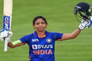 ক্রিকেট বিশ্ব দেখল হরমন-তাণ্ডব! অপরাজিত ৩৫৬ রানের অতিমানবিক ইনিংসে ইতিহাস গড়লেন ভারত অধিনায়ক