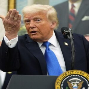 “যুদ্ধ চাই না, কিন্তু মাথা নত করব না!” ট্রাম্পের রক্তচক্ষুর সামনে তেহরানের হুঙ্কার