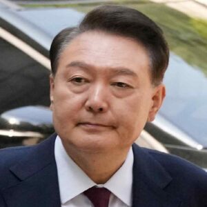 ইতিহাসের চরম সাজা! দেশের বিরুদ্ধে বিদ্রোহে দোষী সাব্যস্ত প্রাক্তন প্রেসিডেন্ট ইউন সুক-ইওল